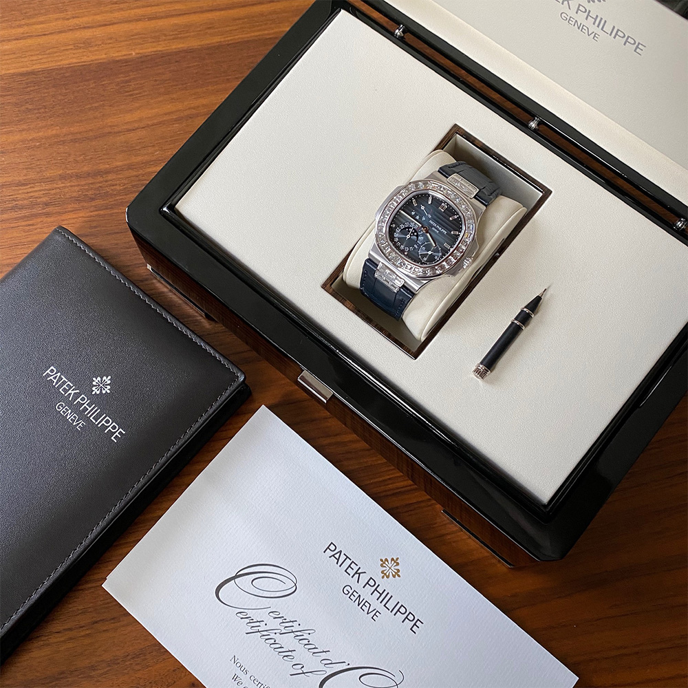 Patek Philippe Nautilus Watch – 5724G-001 - Image 10